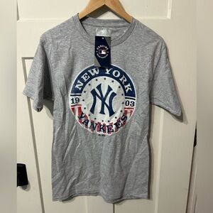 MLB Fanatics New York Yankees T Shirt Size Small